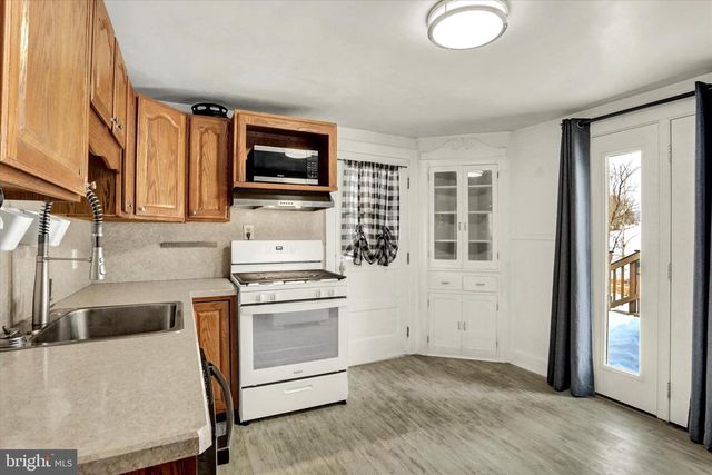 9250 JONESTOWN RD, Grantville, PA 17028