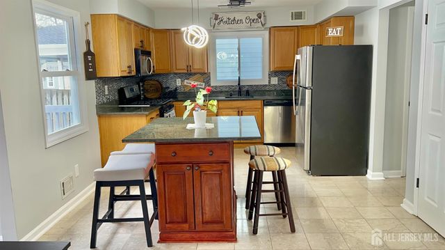 125 Kimberly Road, Colonia, NJ 07067