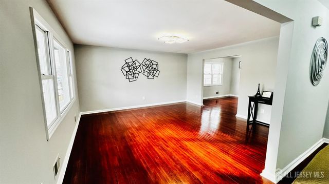 125 Kimberly Road, Colonia, NJ 07067