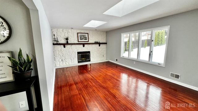 125 Kimberly Road, Colonia, NJ 07067