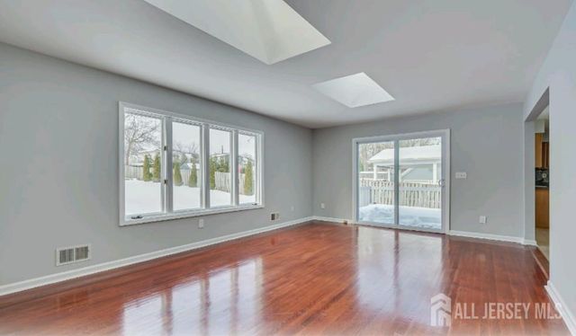 125 Kimberly Road, Colonia, NJ 07067