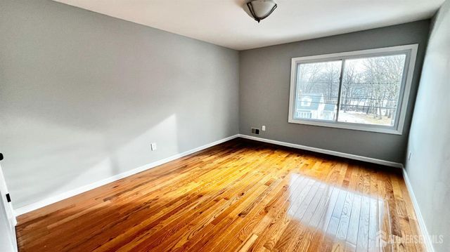 125 Kimberly Road, Colonia, NJ 07067