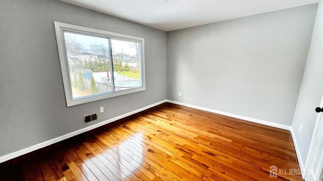 125 Kimberly Road, Colonia, NJ 07067