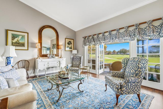 700 SUMMERWOOD Lane SW, Vero Beach, FL 32962