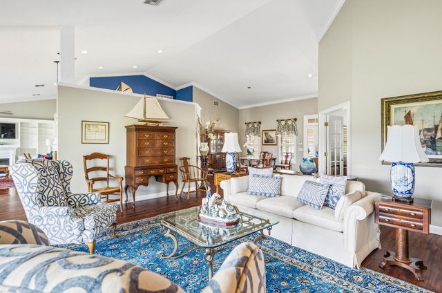700 SUMMERWOOD Lane SW, Vero Beach, FL 32962