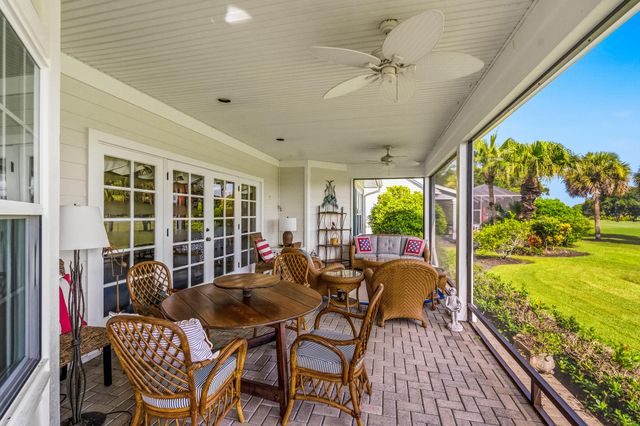 700 SUMMERWOOD Lane SW, Vero Beach, FL 32962