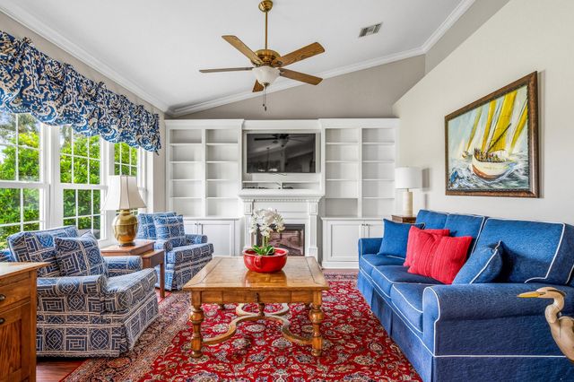 700 SUMMERWOOD Lane SW, Vero Beach, FL 32962