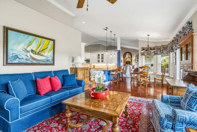 700 SUMMERWOOD Lane SW, Vero Beach, FL 32962