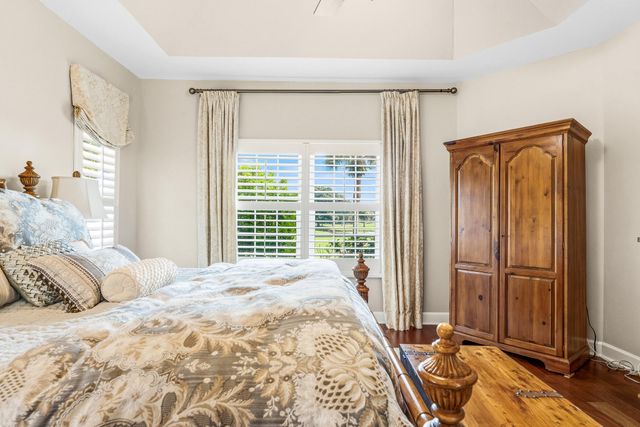 700 SUMMERWOOD Lane SW, Vero Beach, FL 32962