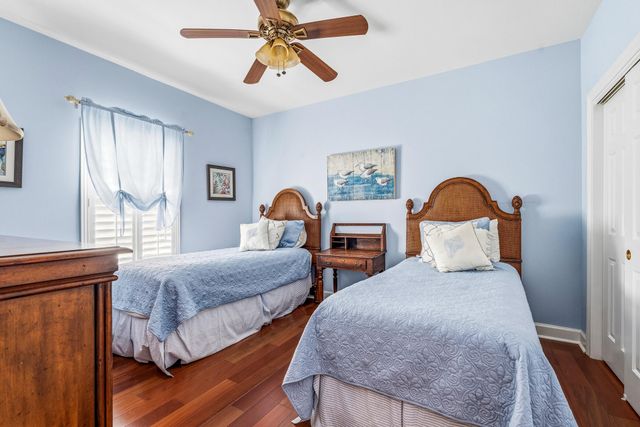 700 SUMMERWOOD Lane SW, Vero Beach, FL 32962
