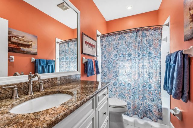 700 SUMMERWOOD Lane SW, Vero Beach, FL 32962