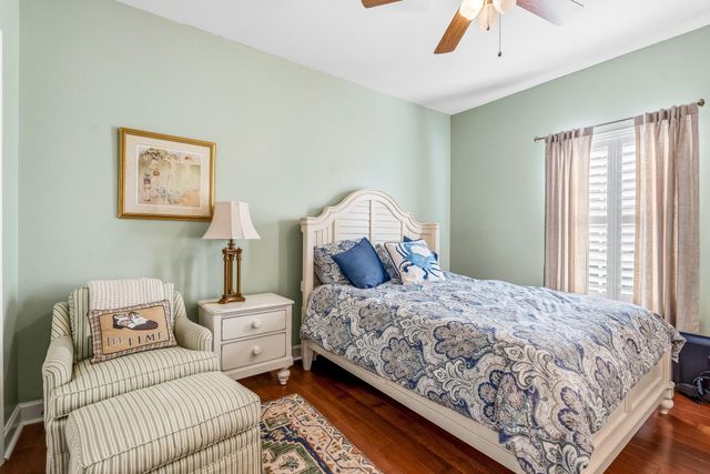 700 SUMMERWOOD Lane SW, Vero Beach, FL 32962