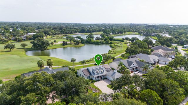 700 SUMMERWOOD Lane SW, Vero Beach, FL 32962
