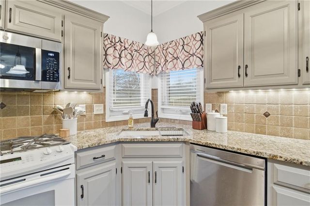 14310 S Summit Court, Olathe, KS 66062