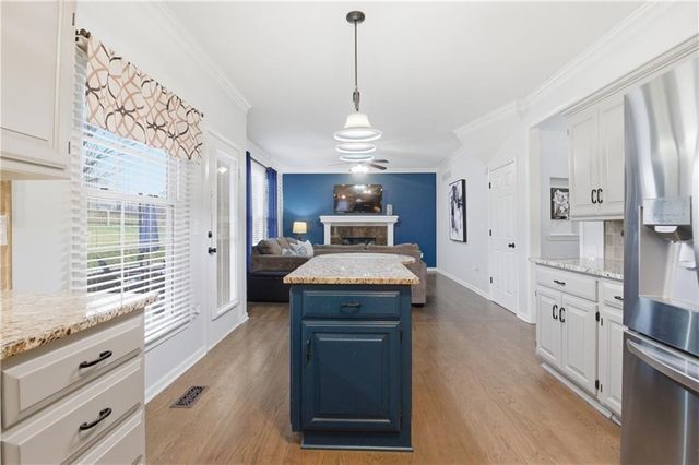 14310 S Summit Court, Olathe, KS 66062