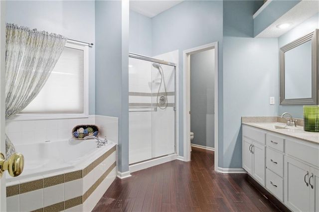 14310 S Summit Court, Olathe, KS 66062