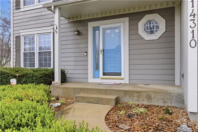 14310 S Summit Court, Olathe, KS 66062