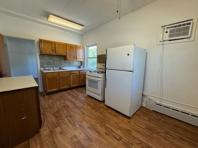 3S230 Warren Avenue 4, Warrenville, IL 60555
