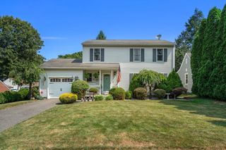 44 Fallston St, Springfield, MA 01119
