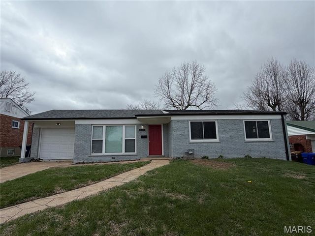 1119 N McKnight Road, University City, MO 63132