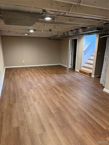 1119 N McKnight Road, University City, MO 63132