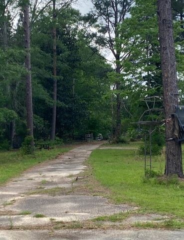 39 Char Ln., Petal, MS 39465