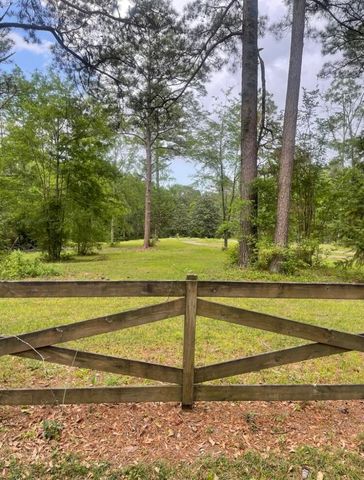 39 Char Ln., Petal, MS 39465
