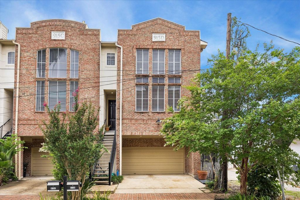 Image 1 of property listing at 915 Knox Street D, Houston, TX 77007