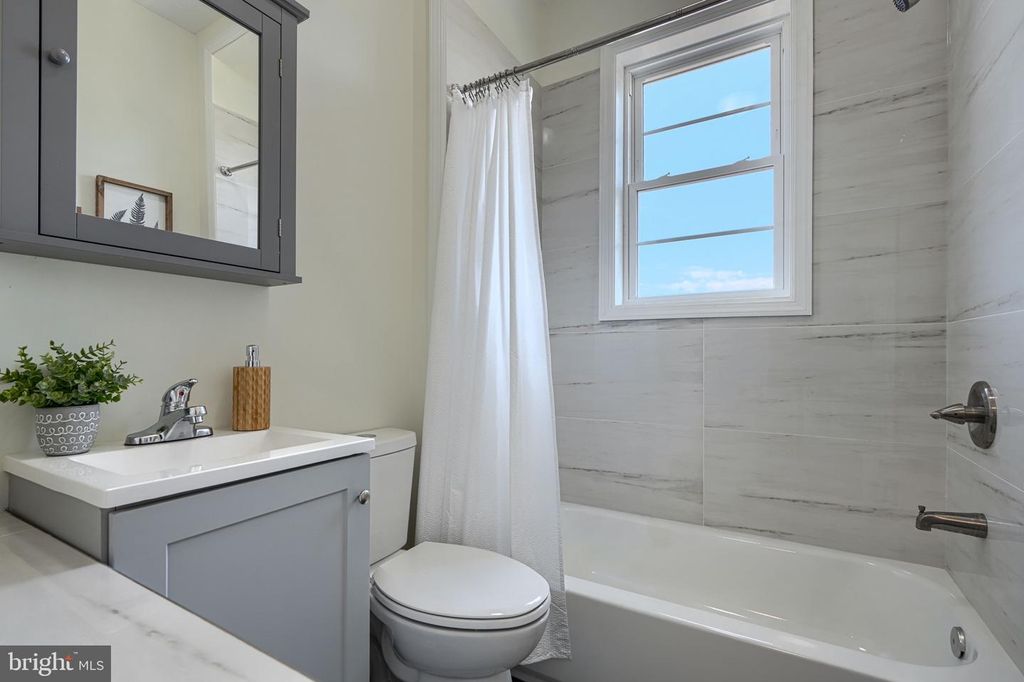 Image 33 of property listing at 1627 E 32ND ST, Baltimore, MD 21218