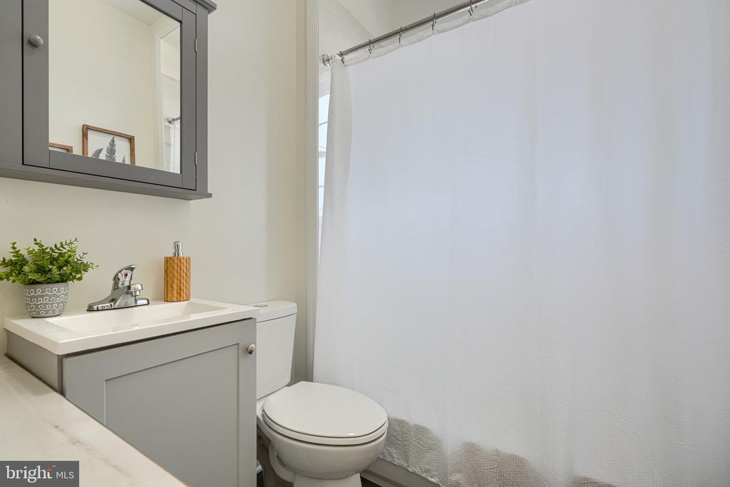 Image 36 of property listing at 1627 E 32ND ST, Baltimore, MD 21218