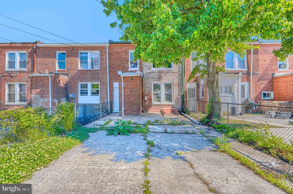 Image 42 of property listing at 1627 E 32ND ST, Baltimore, MD 21218