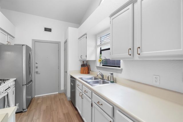7912 Tiffany DR, Austin, TX 78749