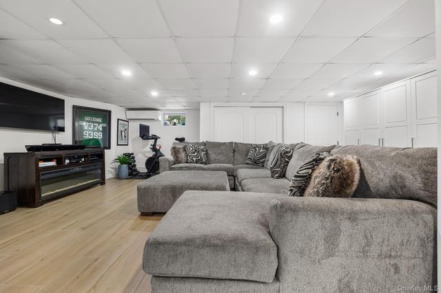 461 Wolf Hill Road, Dix Hills, NY 11746