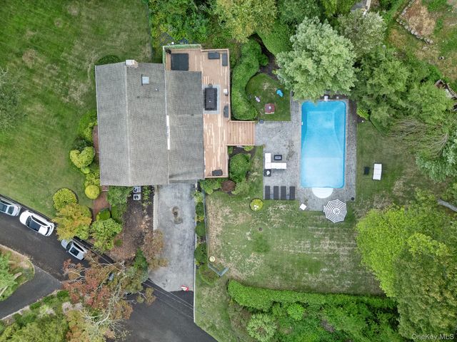 461 Wolf Hill Road, Dix Hills, NY 11746