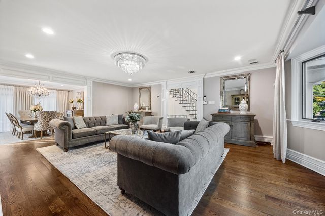 461 Wolf Hill Road, Dix Hills, NY 11746