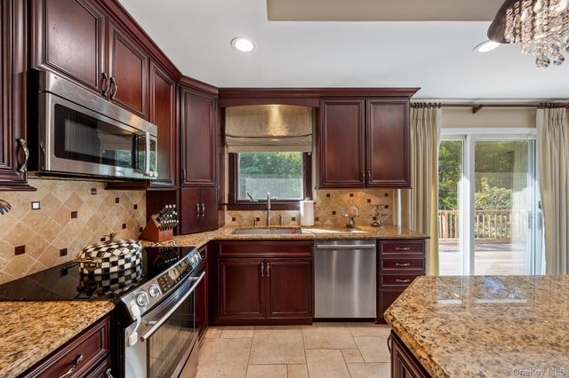 461 Wolf Hill Road, Dix Hills, NY 11746