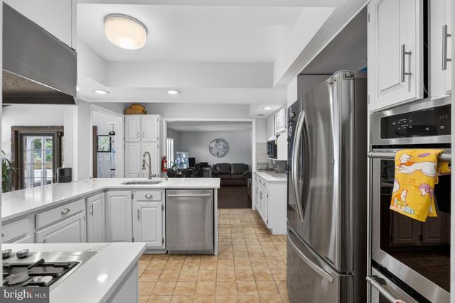 216 REVERE RD, Marlton, NJ 08053