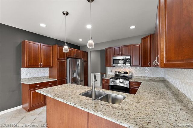 17542 Goldeneye Drive, Clinton Township, MI 48038
