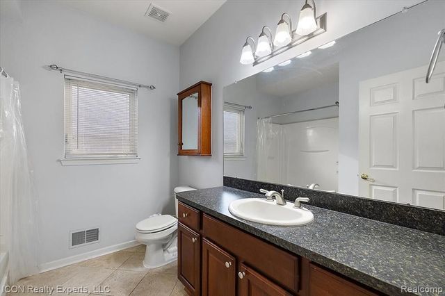 17542 Goldeneye Drive, Clinton Township, MI 48038