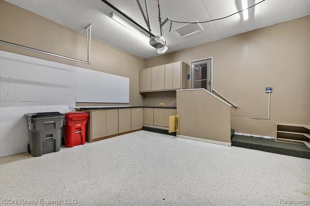 17542 Goldeneye Drive, Clinton Township, MI 48038