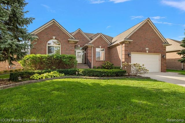 17542 Goldeneye Drive, Clinton Township, MI 48038