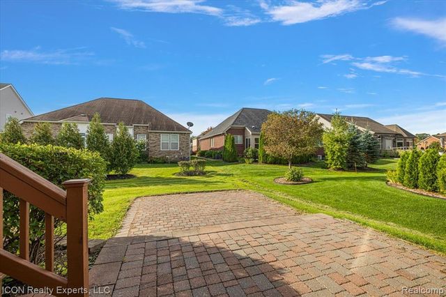 17542 Goldeneye Drive, Clinton Township, MI 48038