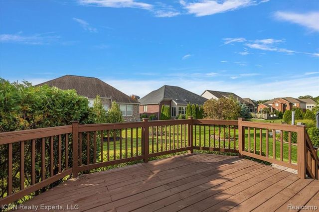 17542 Goldeneye Drive, Clinton Township, MI 48038