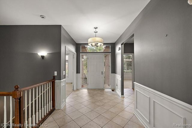 17542 Goldeneye Drive, Clinton Township, MI 48038