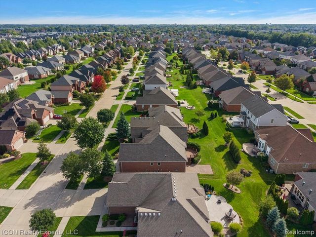 17542 Goldeneye Drive, Clinton Township, MI 48038