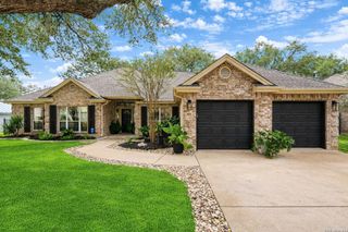 308 Elmwood Dr, New Braunfels, TX 78130