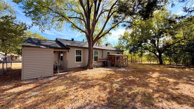113 Hackberry Street, Terrell, TX 75160