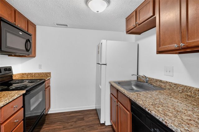 4401 Carter Creek Parkway 13, Bryan, TX 77802