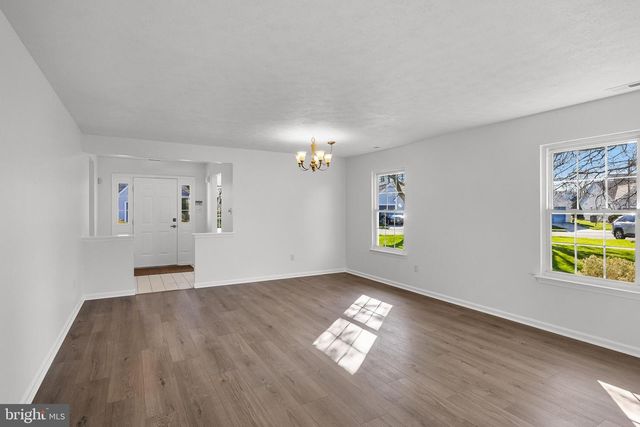 934 LARKSPUR PL S, Mount Laurel, NJ 08054