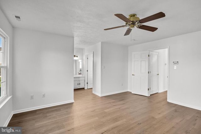 934 LARKSPUR PL S, Mount Laurel, NJ 08054